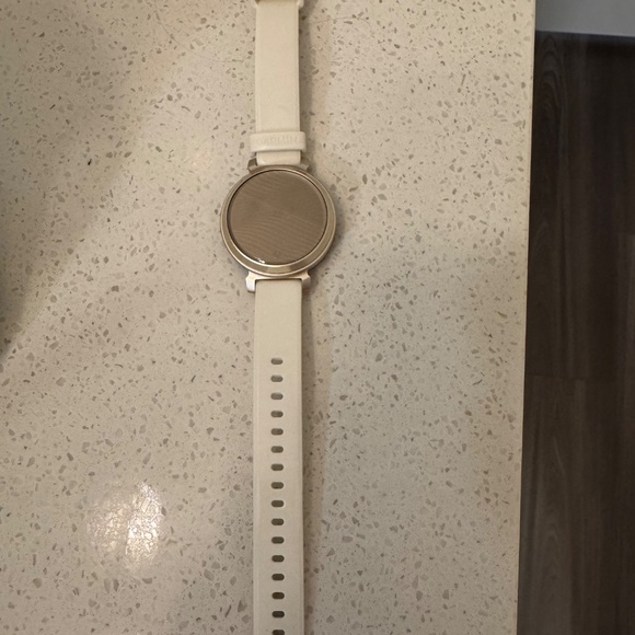 Garmin Lily 2 - Picture 3 of 4